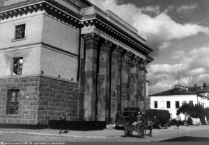 german-trucks-theater_pastvu