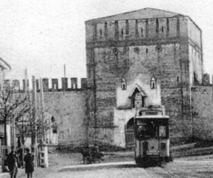 nikolskie-gate1901_archway-1