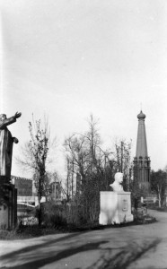 statue-stalin-cpkio-1961_new-vk_eOqE-NpnqdY